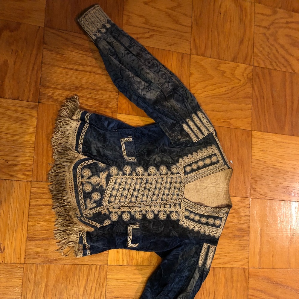 Cool jacket. Waist 15”. Hips 16.5 “. Length 18 “